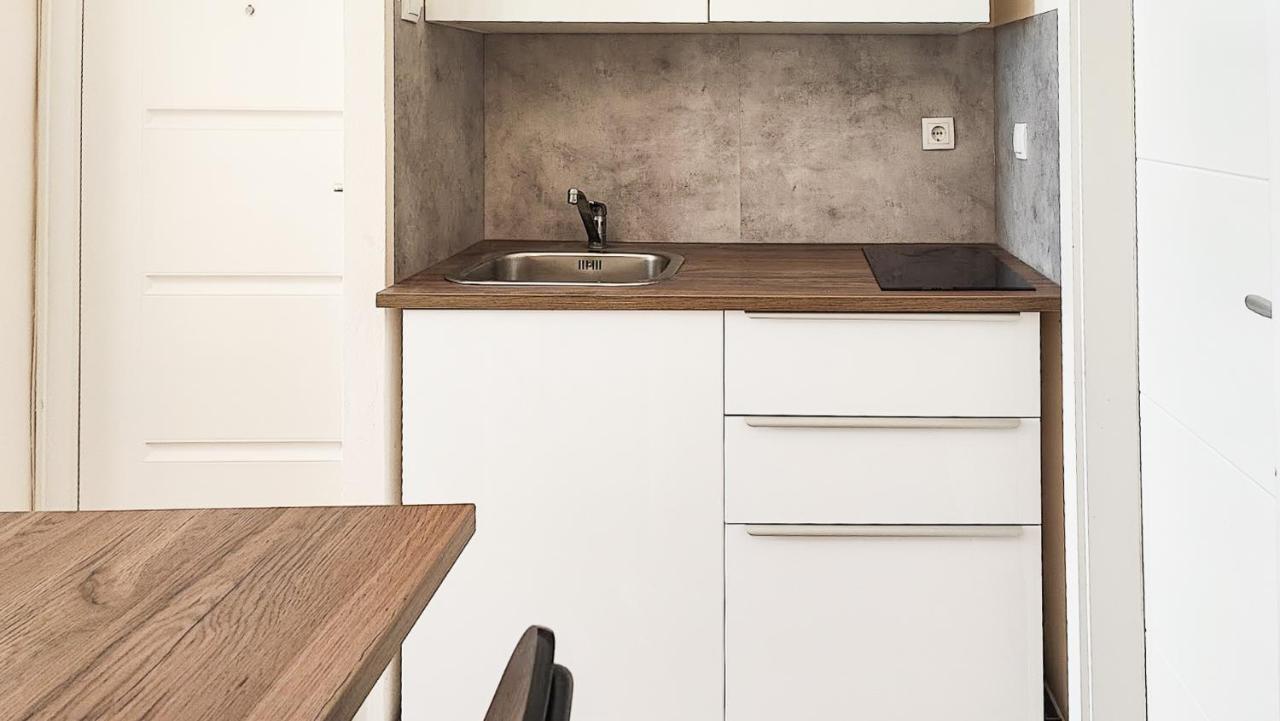 Filinhome Papa Studio 1 Novi Sad Exteriör bild