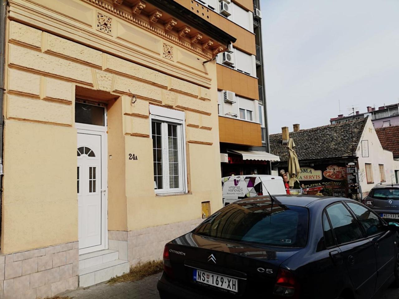 Filinhome Papa Studio 1 Novi Sad Exteriör bild